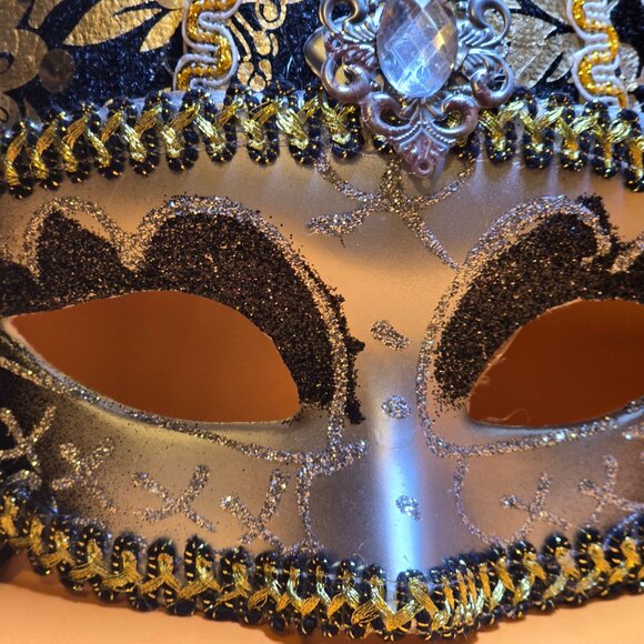 MASK STUNNING AND TALL VENETIAN MASK .. PARTY TIME !!!!! ALL OCCASIONS !!! - Picture 9 of 15